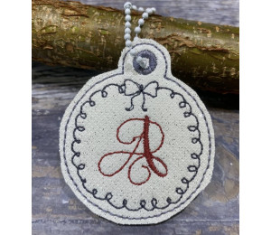 Stickdatei - ITH Anhänger Schleifchen Monogram A